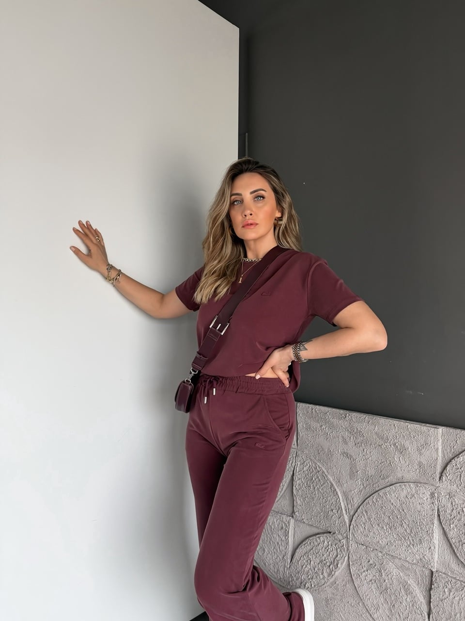 Bordo Logolu Pike Takım