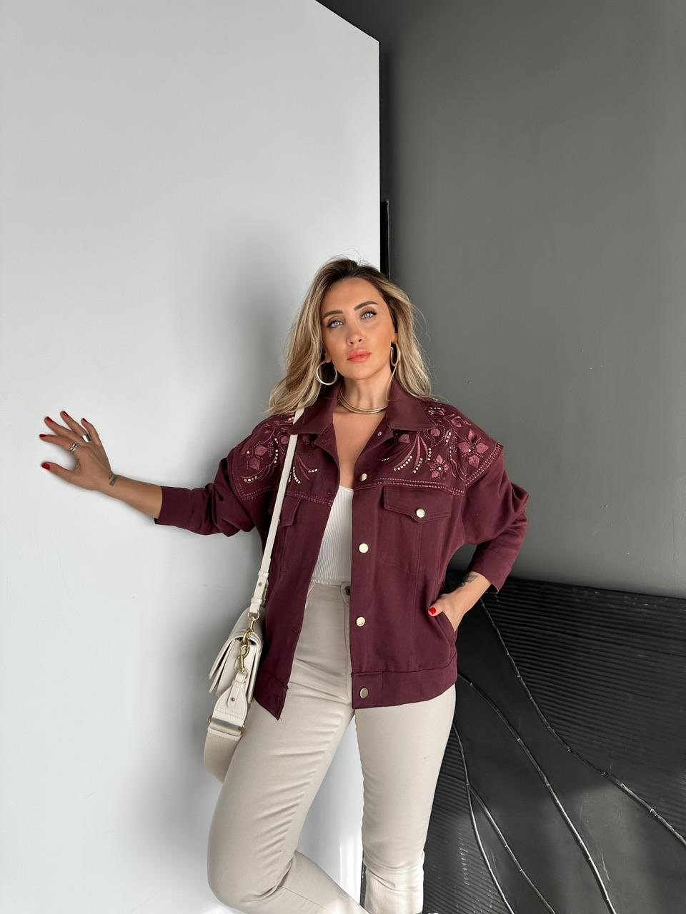 Bordo Nakışlı Zımbalı Kot Ceket