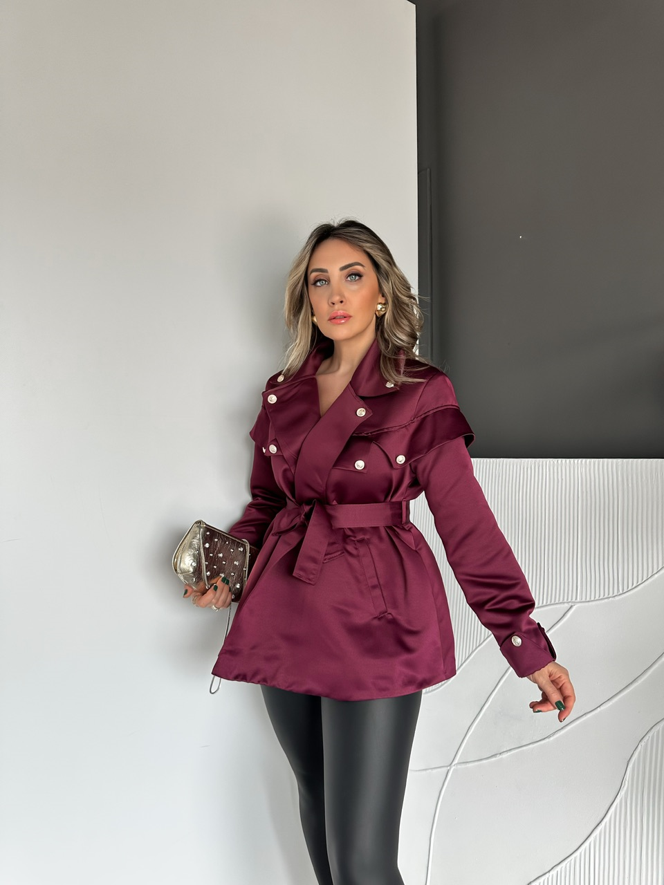Bordo Omuz Detaylı Kuşaklı Saten Ceket