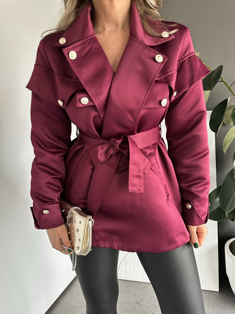 Bordo Omuz Detaylı Kuşaklı Saten Ceket