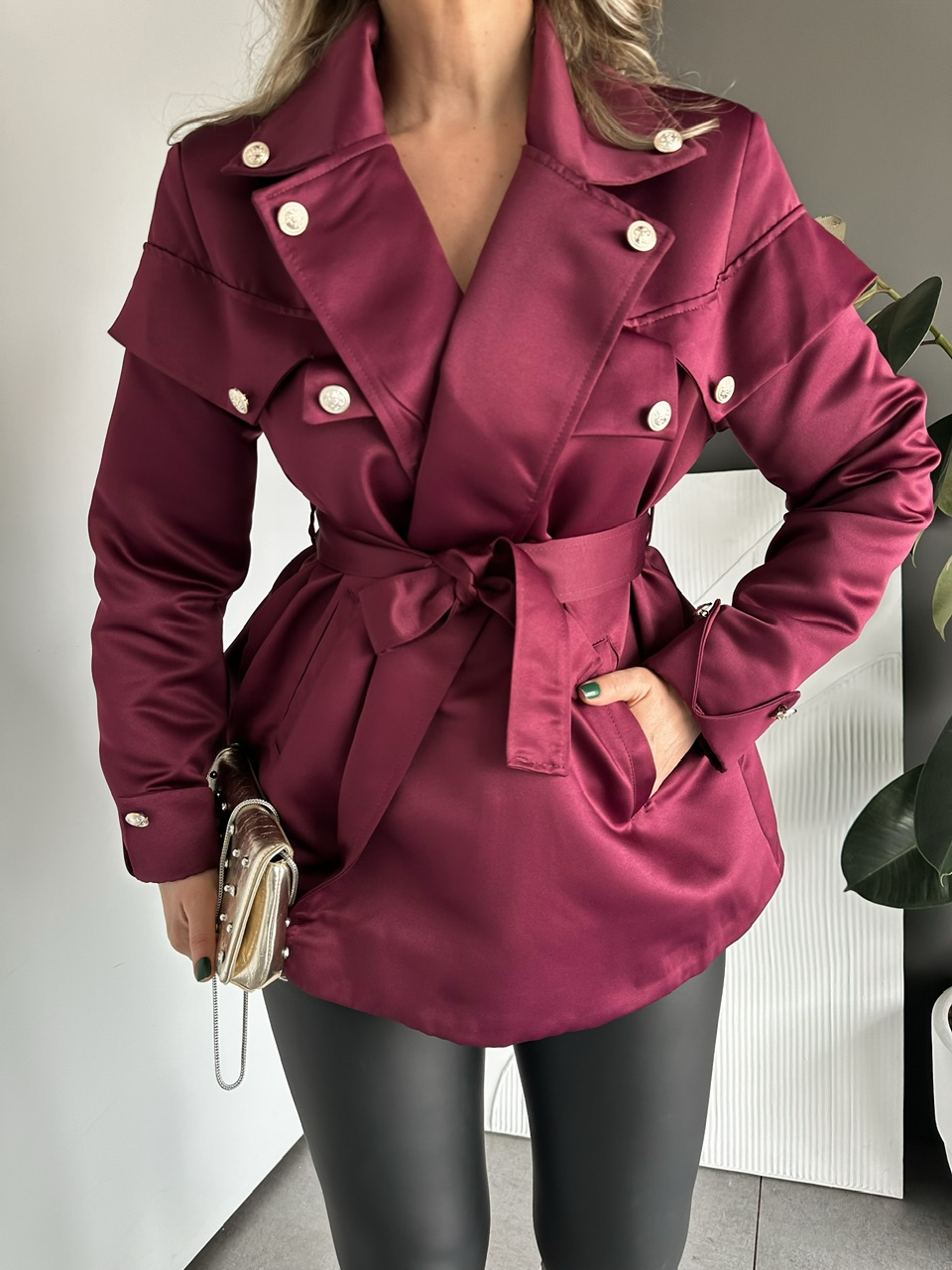 Bordo Omuz Detaylı Kuşaklı Saten Ceket
