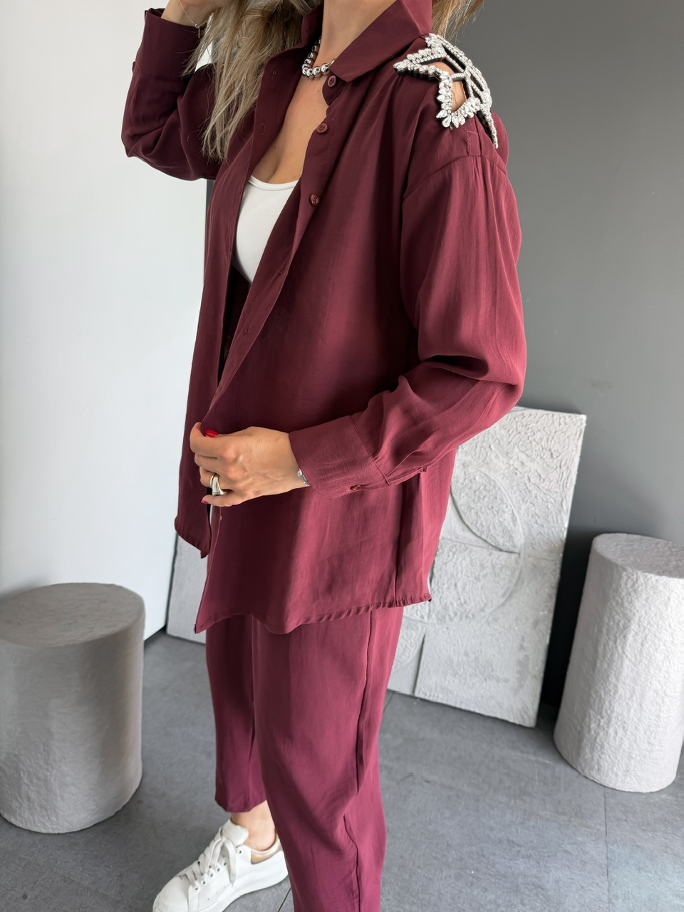 Bordo Omuzları Yıldız Taşlı Tensel Takım