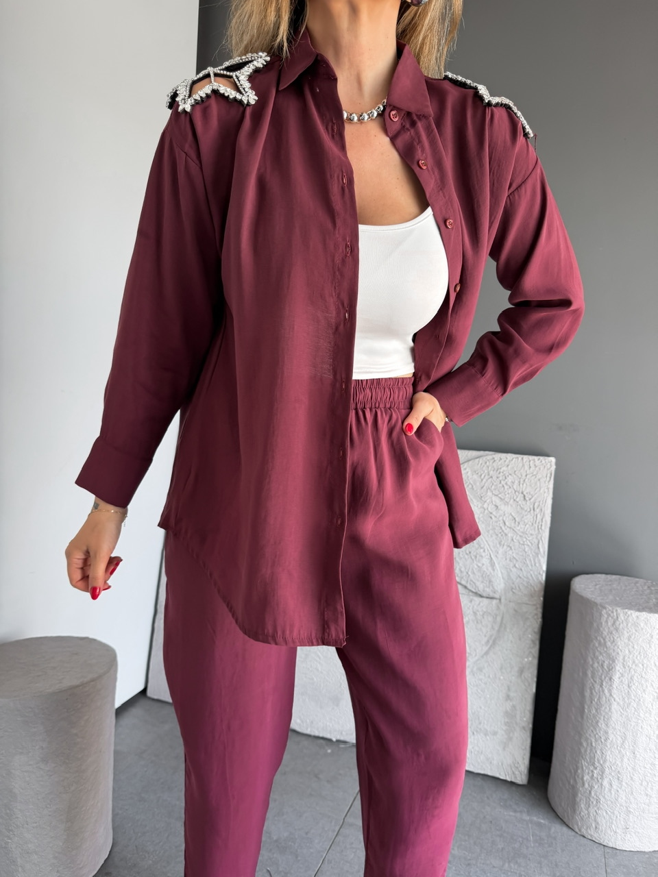 Bordo Omuzları Yıldız Taşlı Tensel Takım