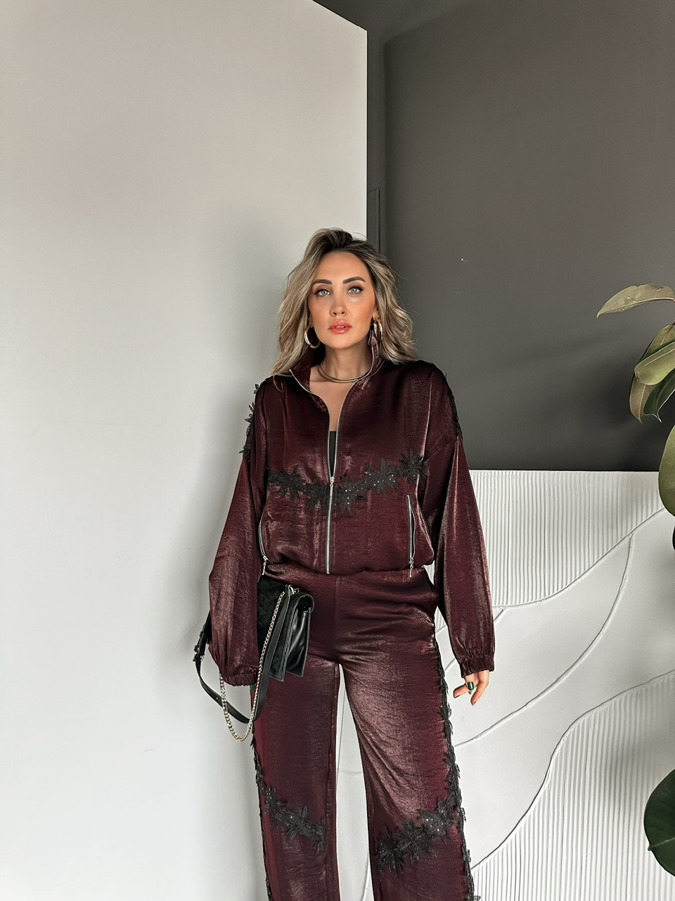 Bordo Pullu Nakışlı Saten Takım