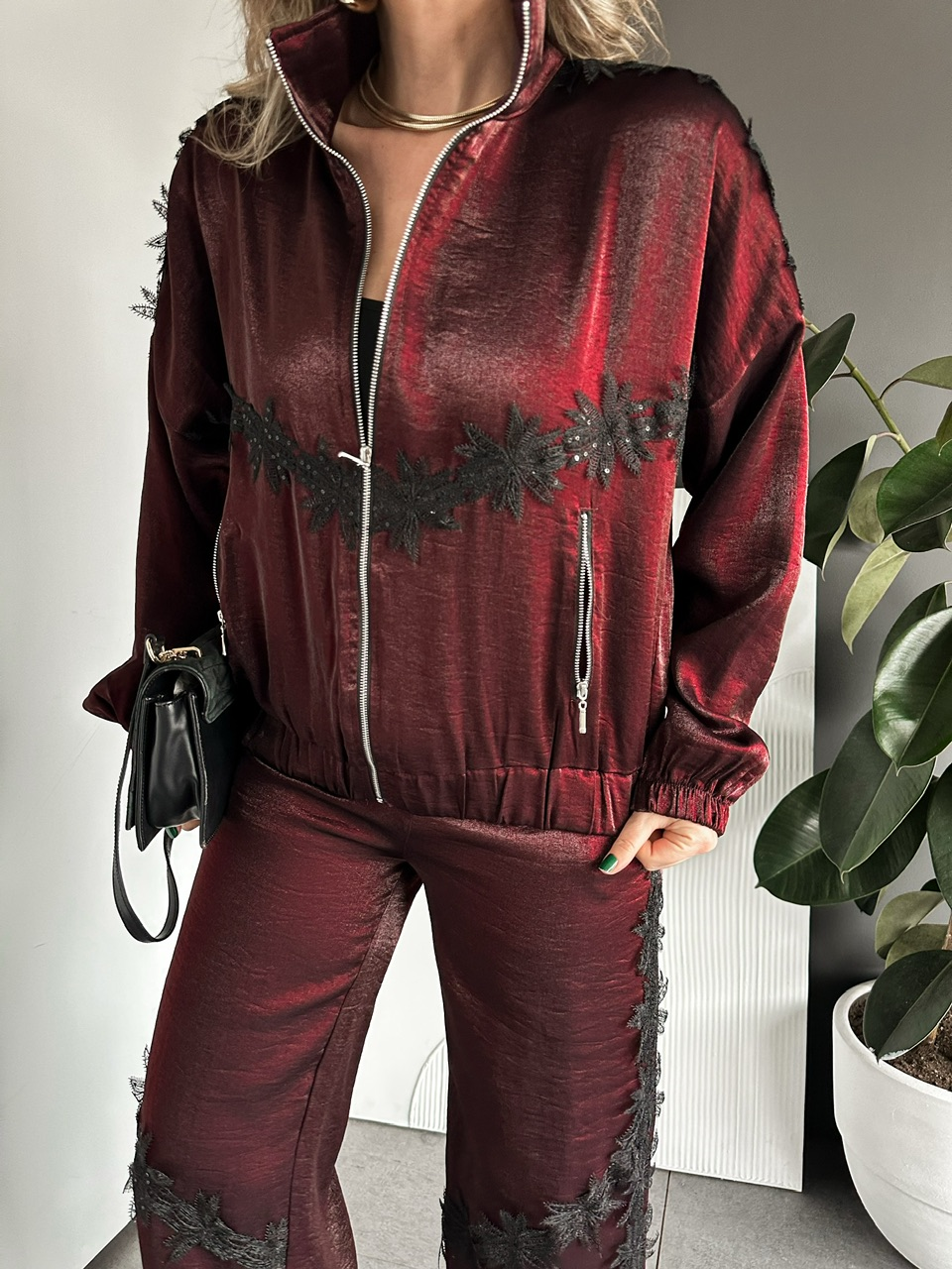 Bordo Pullu Nakışlı Saten Takım