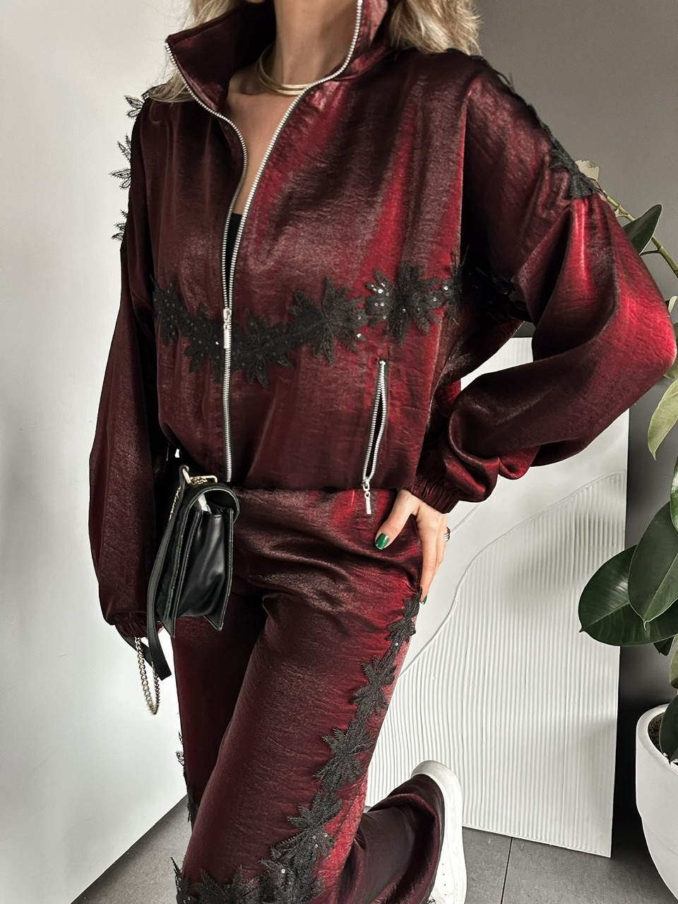 Bordo Pullu Nakışlı Saten Takım