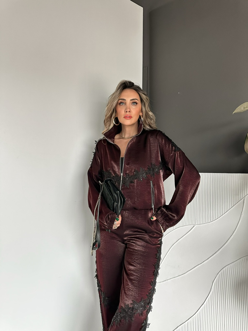 Bordo Pullu Nakışlı Saten Takım