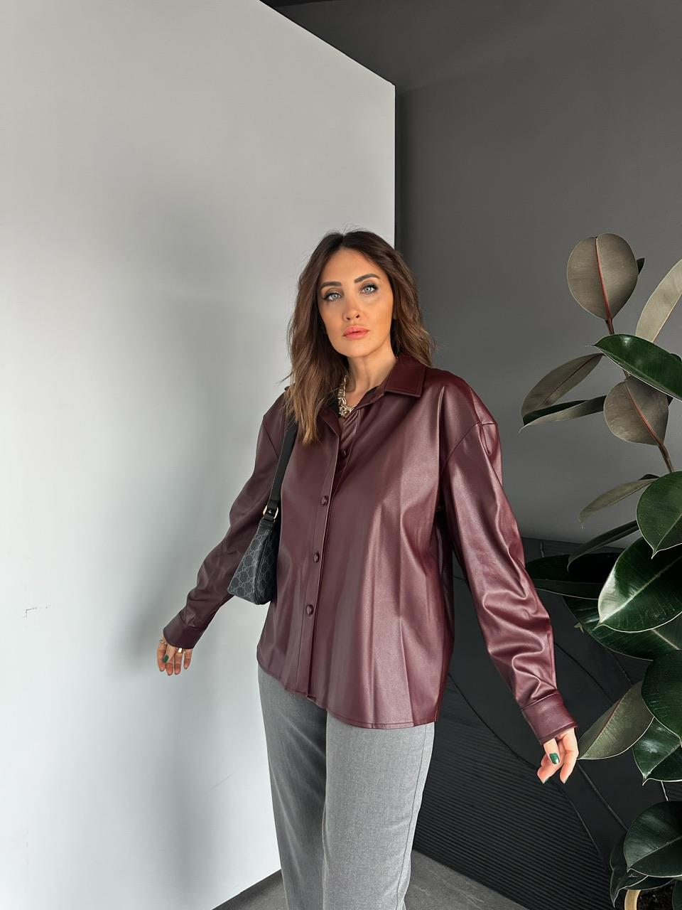 Bordo Sırt Dekolteli Deri Gömlek