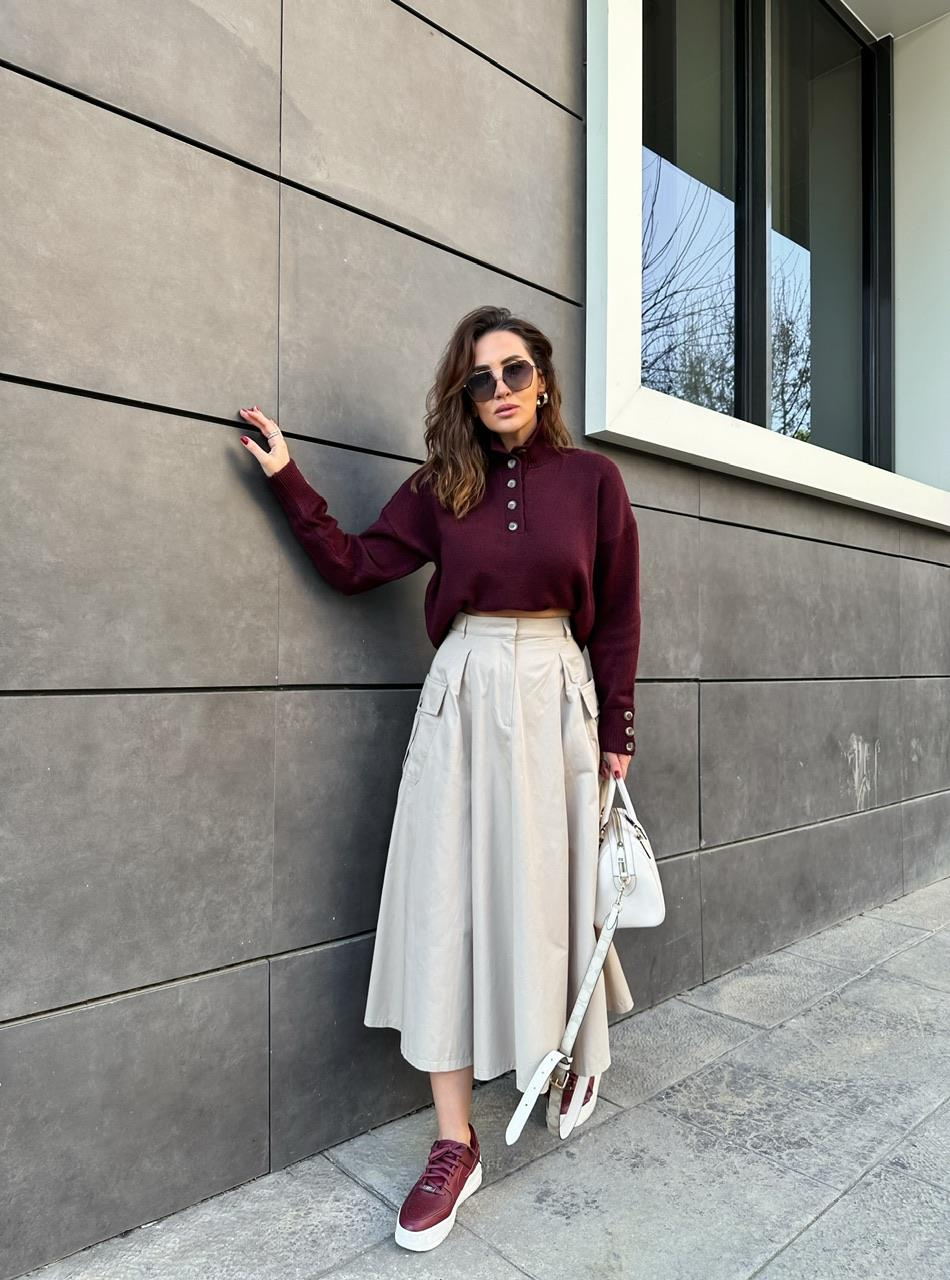 Bordo Yakası Ve Kolları Düğmeli Kazak