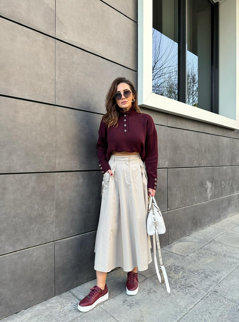 Bordo Yakası Ve Kolları Düğmeli Kazak