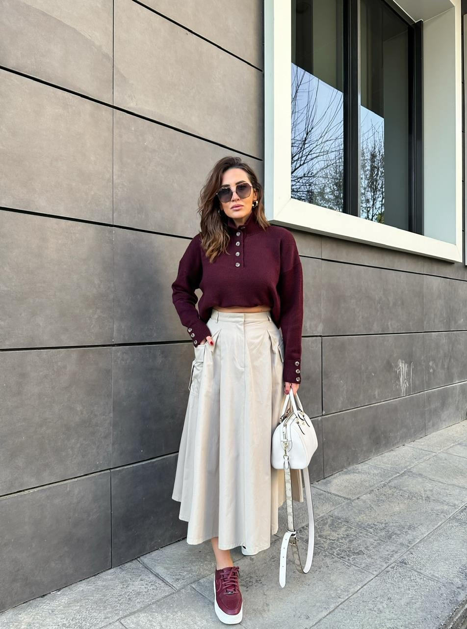 Bordo Yakası Ve Kolları Düğmeli Kazak