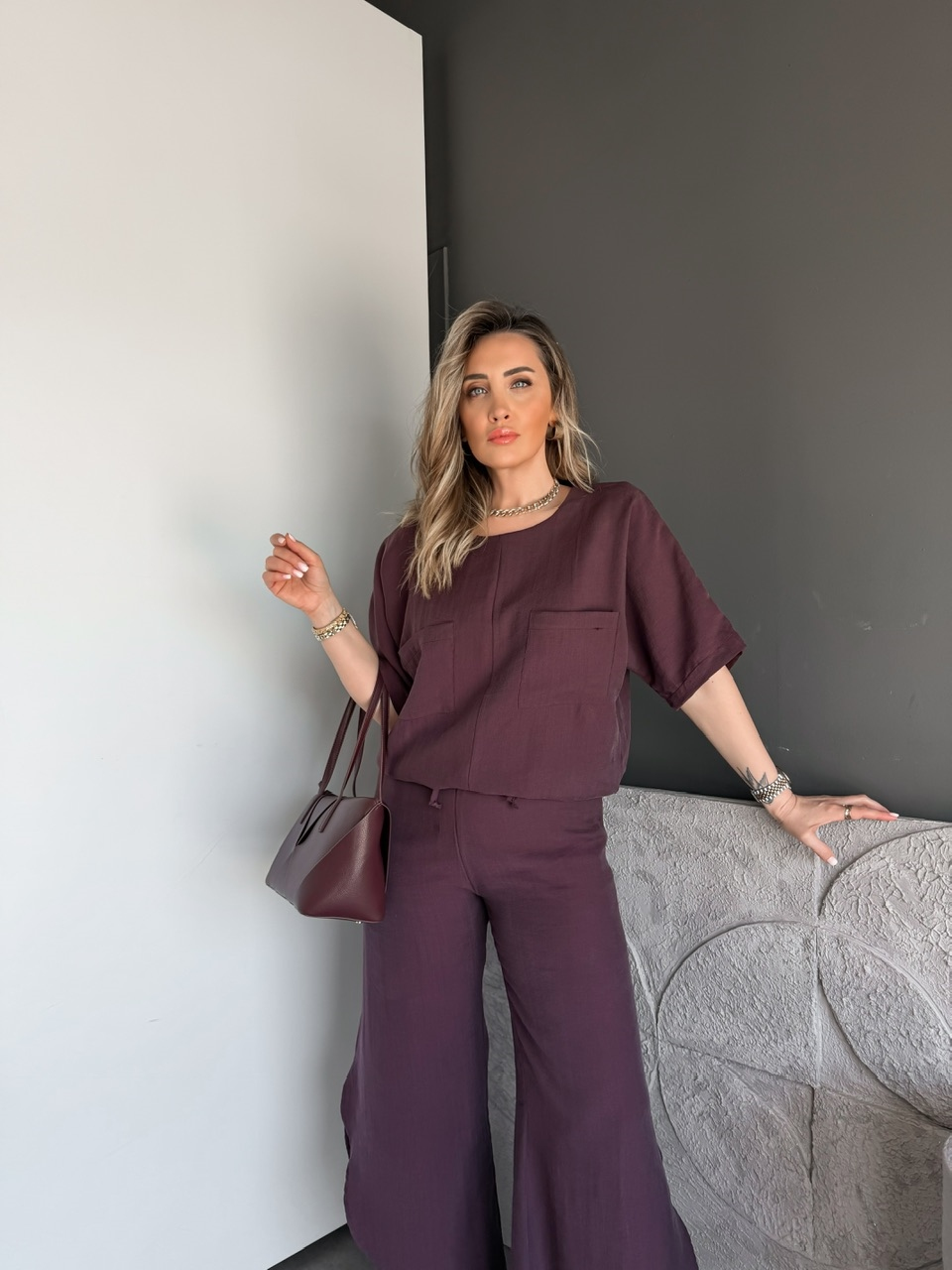Bordo Yırtmaç Detaylı Beli Büzgülü Takım
