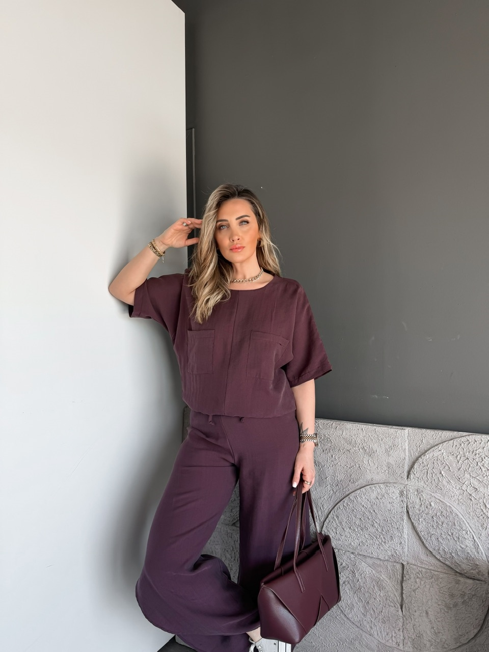 Bordo Yırtmaç Detaylı Beli Büzgülü Takım