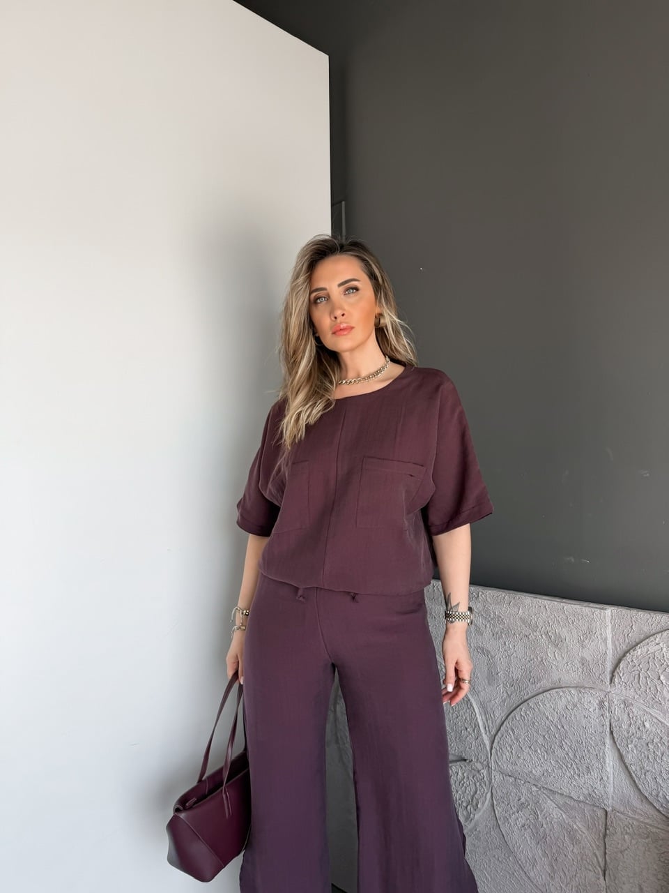 Bordo Yırtmaç Detaylı Beli Büzgülü Takım