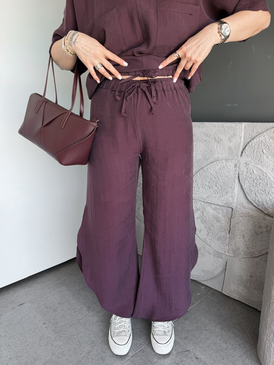 Bordo Yırtmaç Detaylı Beli Büzgülü Takım