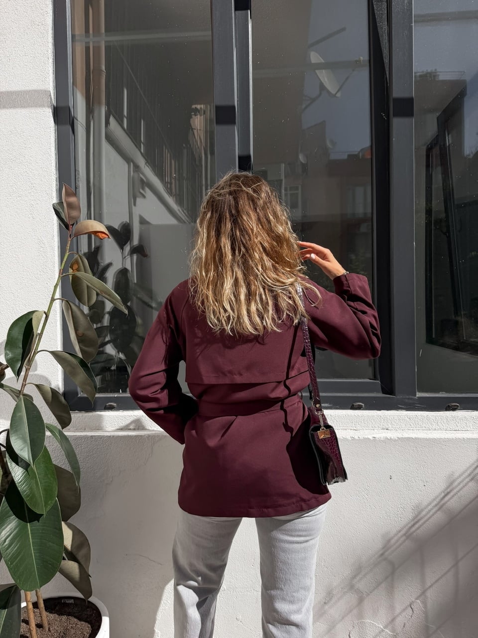 Bordo Yüksek Yaka Kuşaklı Trençkot