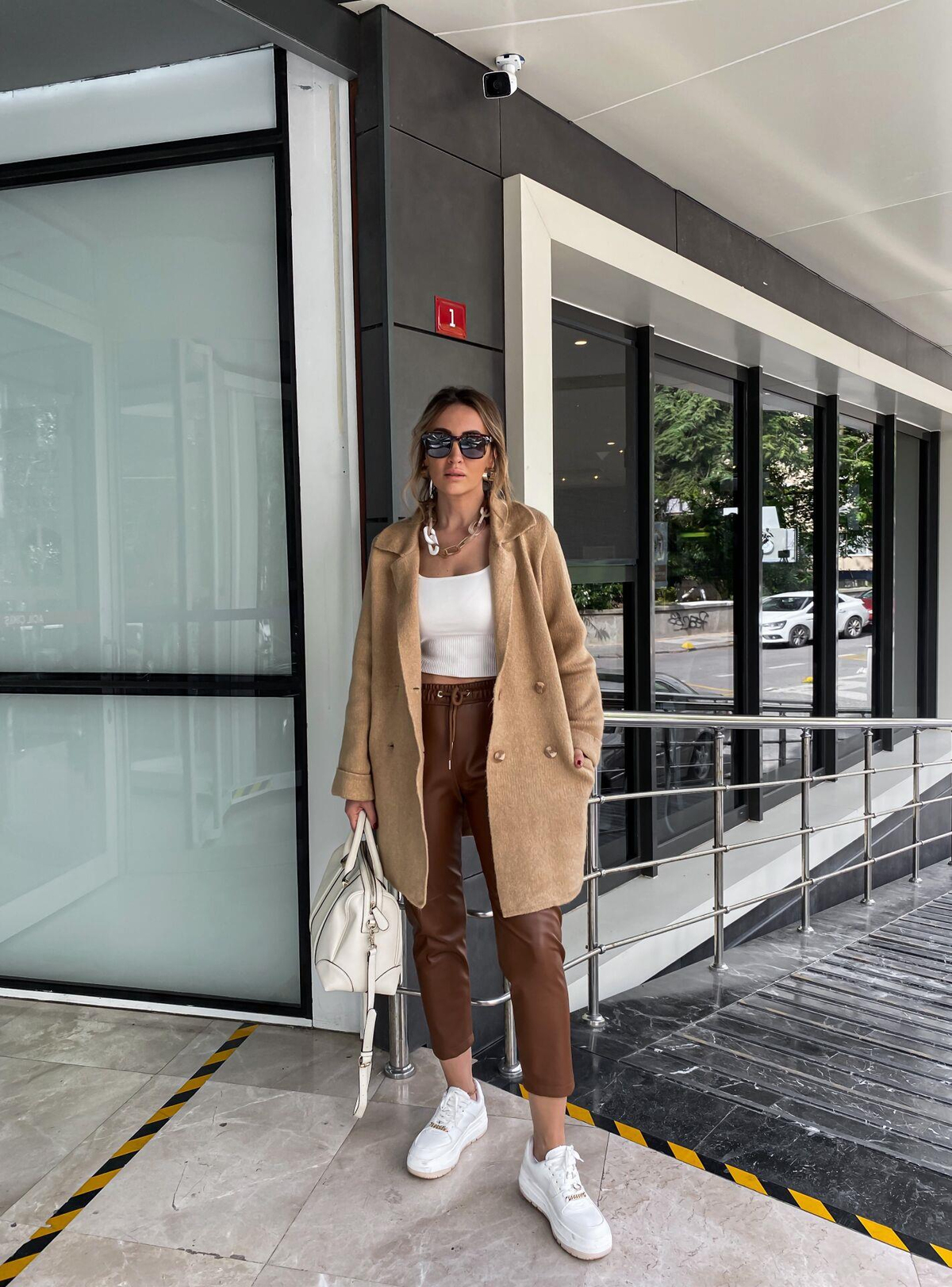 Camel Beli Lastikli Deri Pantolon