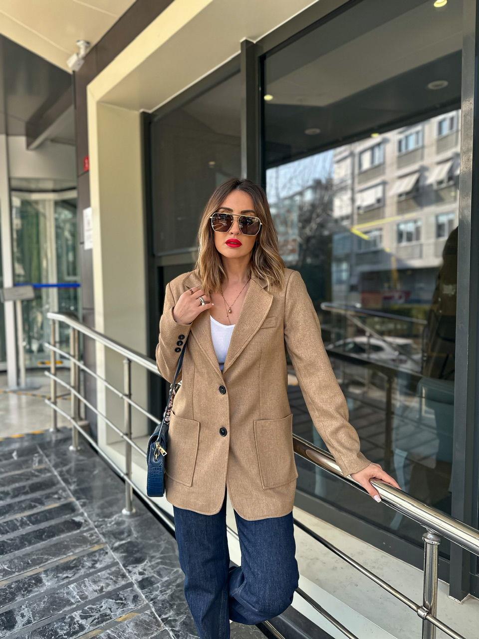 Camel Cepli Çift Düğmeli Ceket