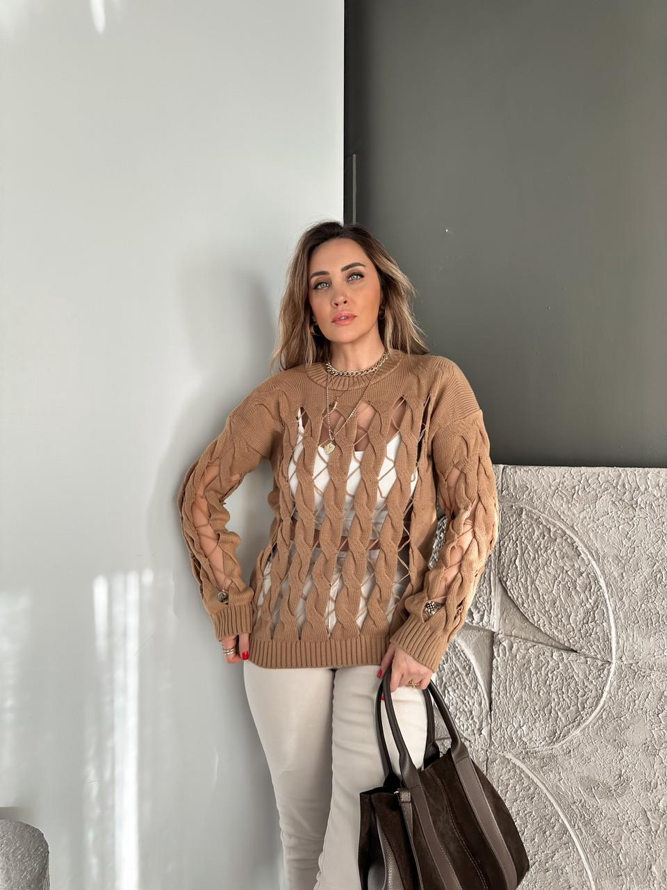 Camel Saç Örgülü Delikli Kazak