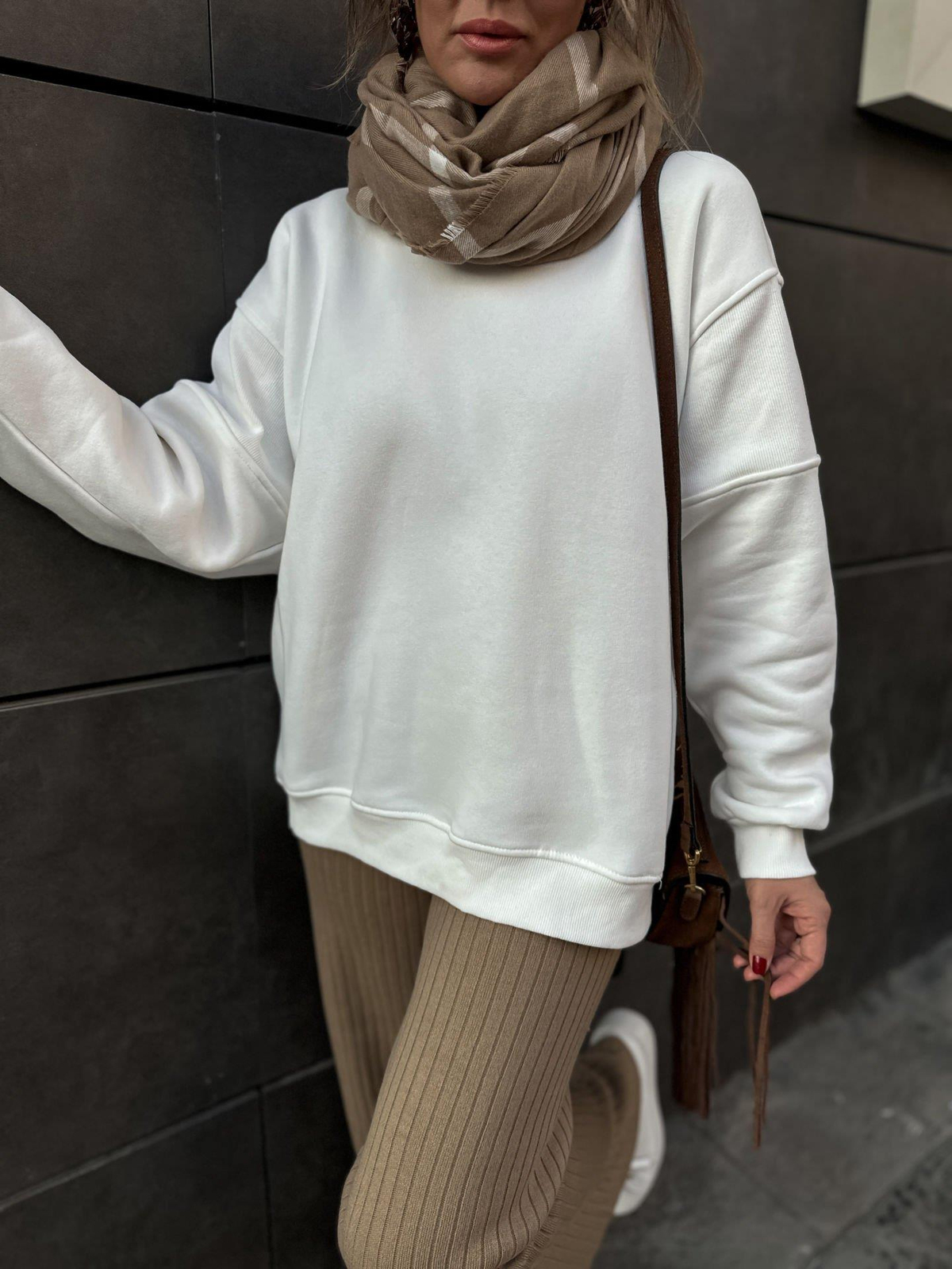 Ekru Arkası Fermuarlı Sweatshirt