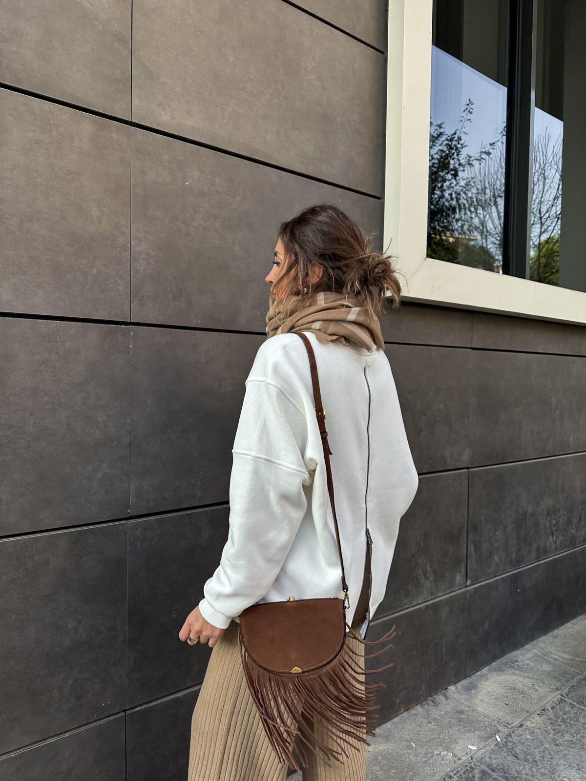 Ekru Arkası Fermuarlı Sweatshirt