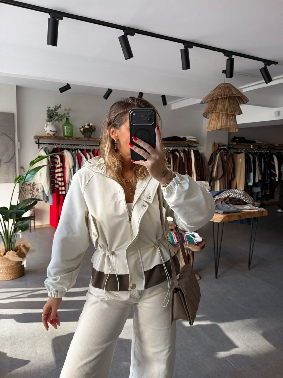 Ekru Beli Büzgülü Gold Cıtcıtlı Ceket
