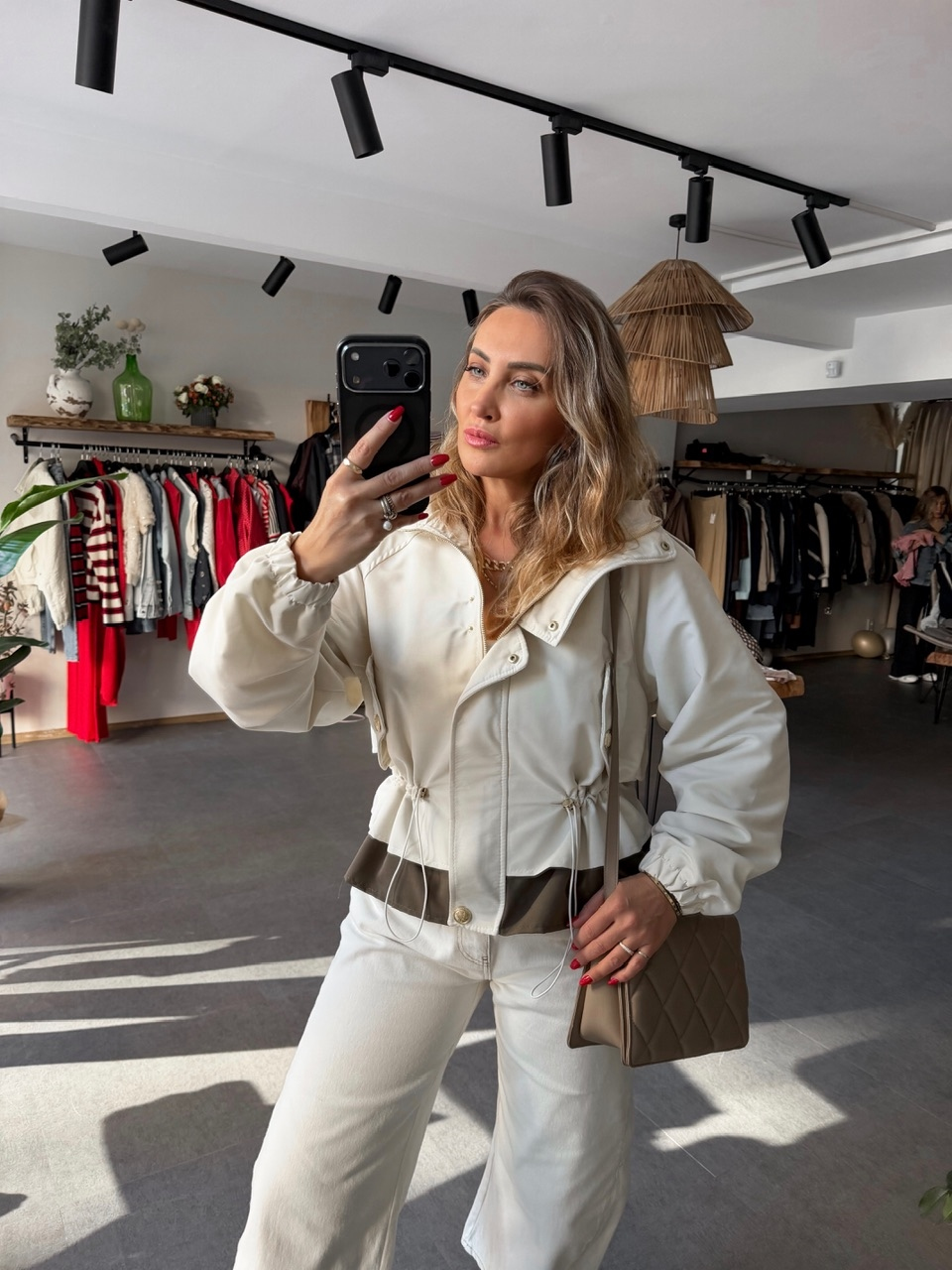 Ekru Beli Büzgülü Gold Cıtcıtlı Ceket