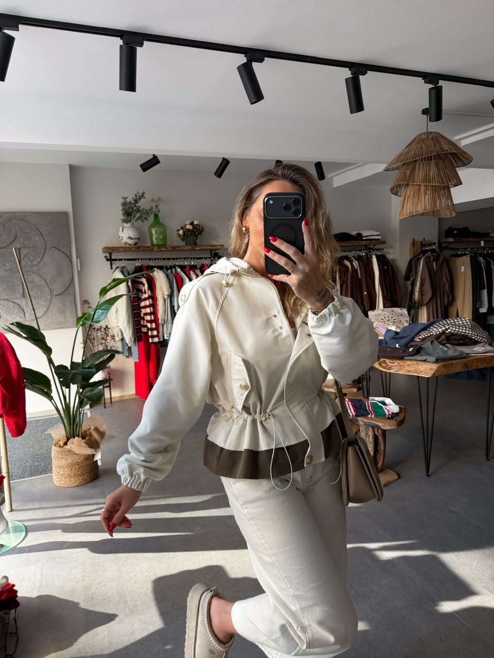 Ekru Beli Büzgülü Gold Cıtcıtlı Ceket