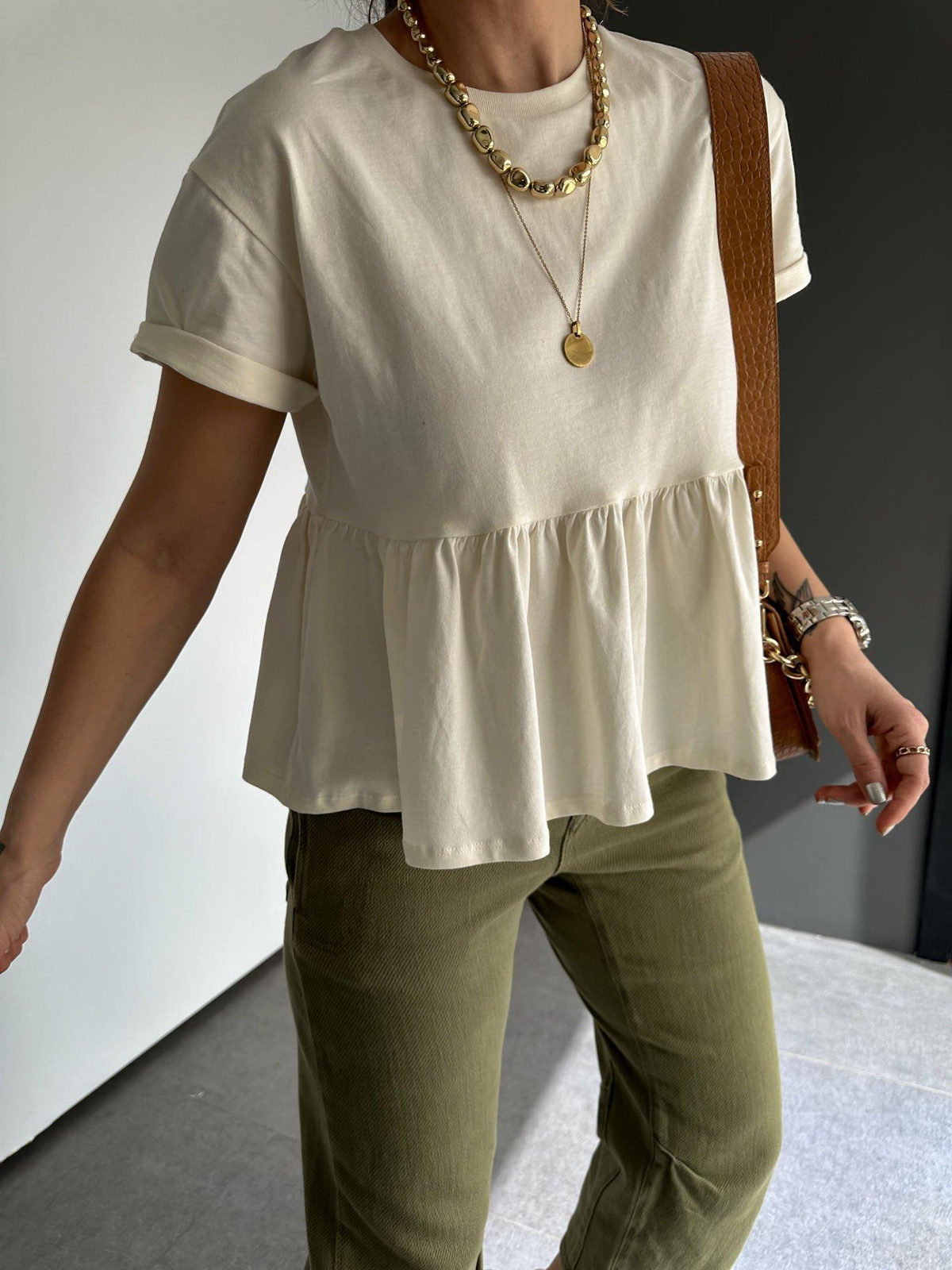 Ekru Beli Volanlı Cotton Tshirt