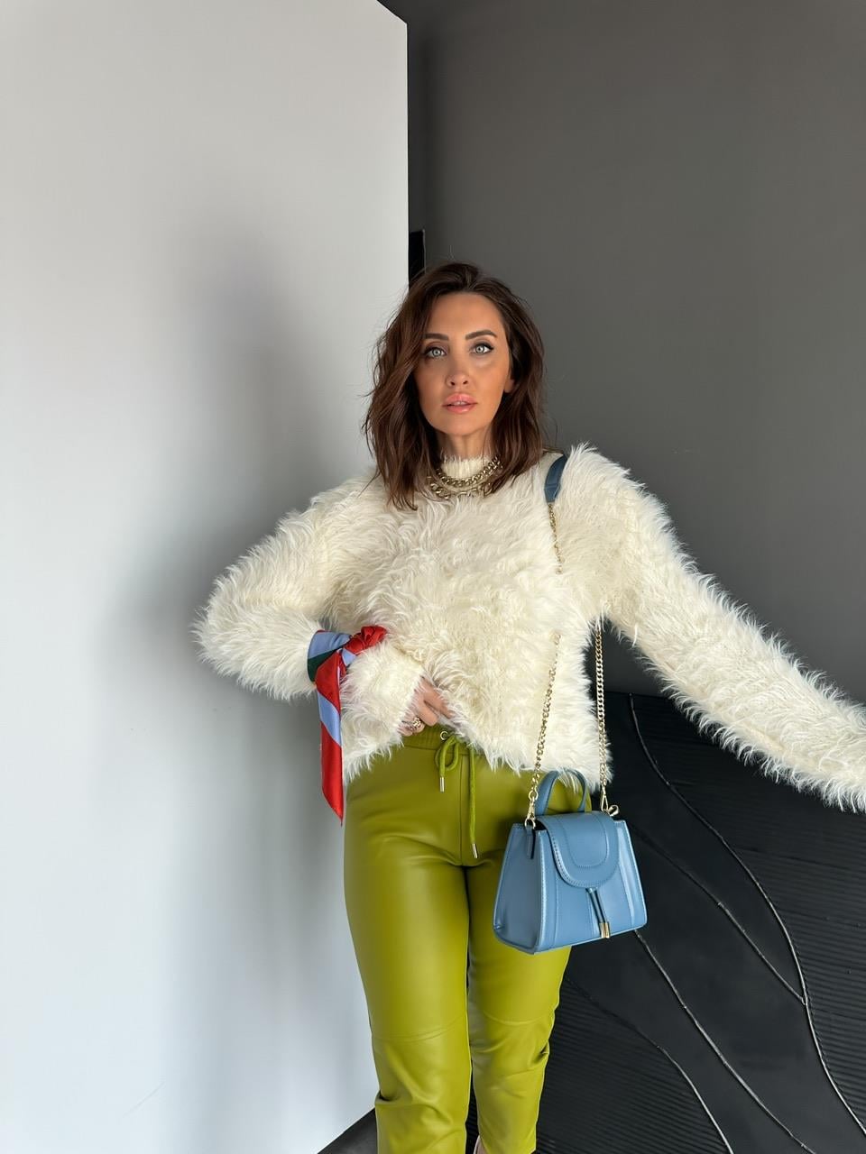 Ekru Bisiklet Yaka Oversize Peluş Kazak