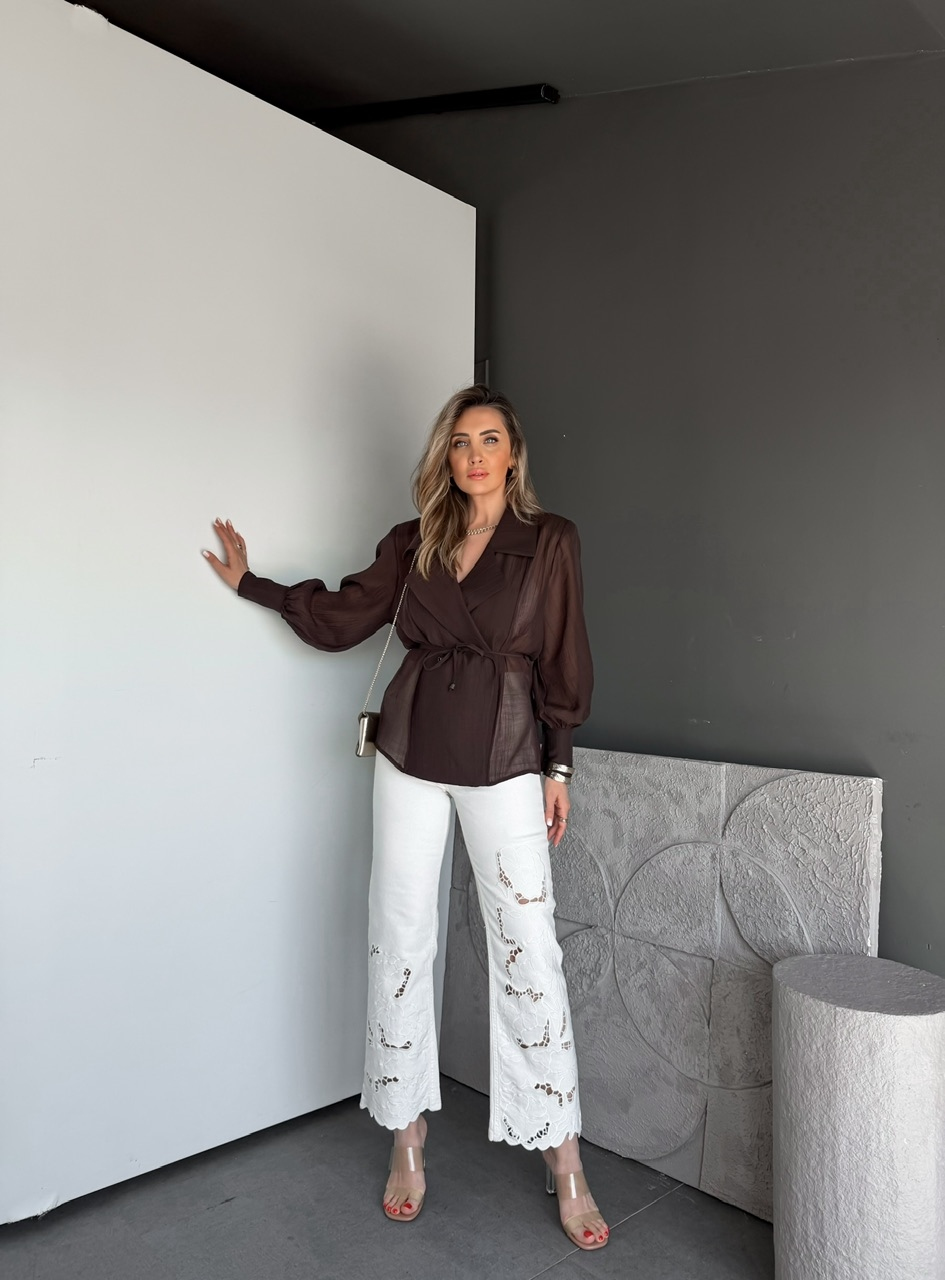 Ekru Çiçek Nakışlı Premium Jean
