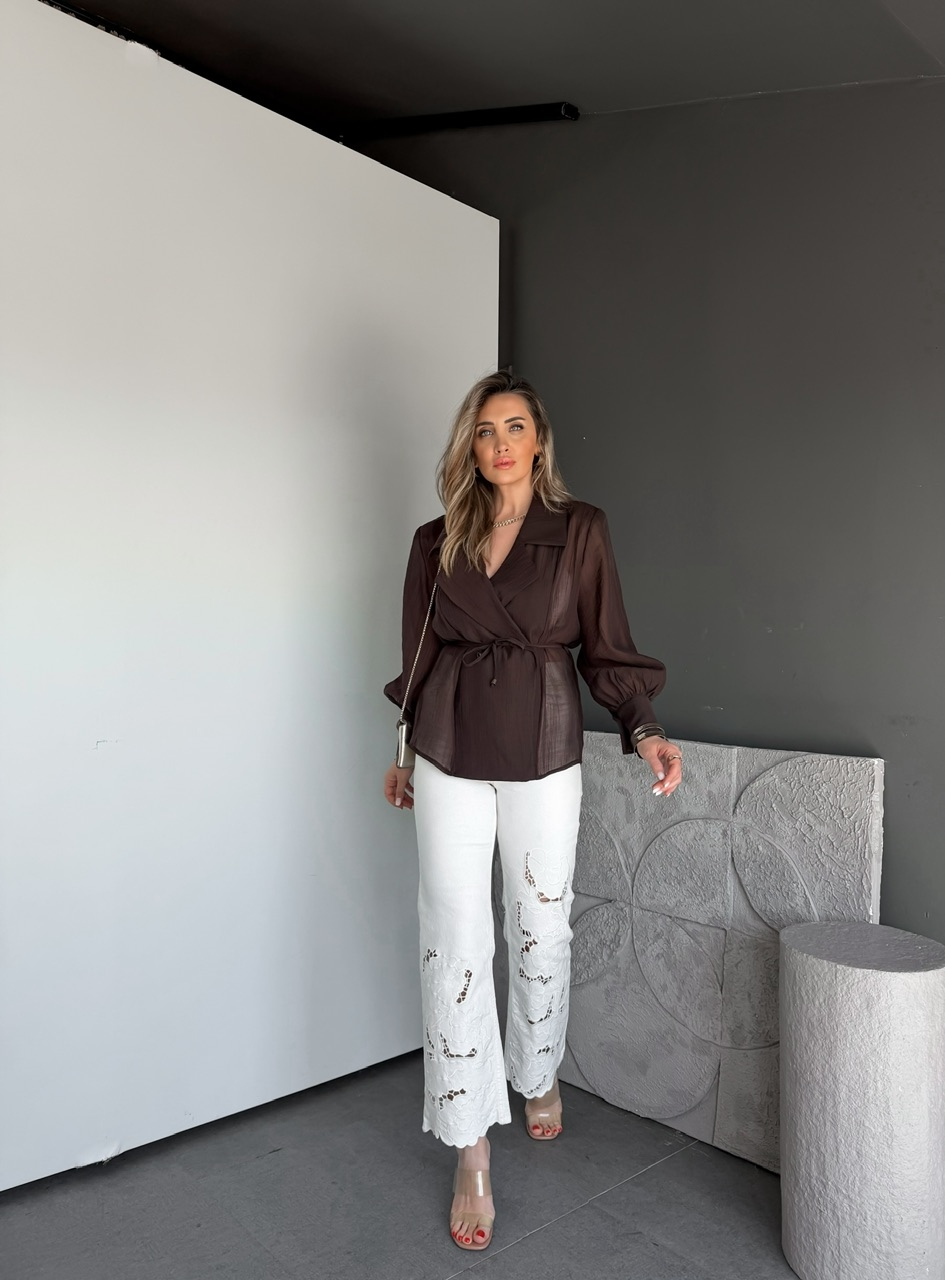 Ekru Çiçek Nakışlı Premium Jean