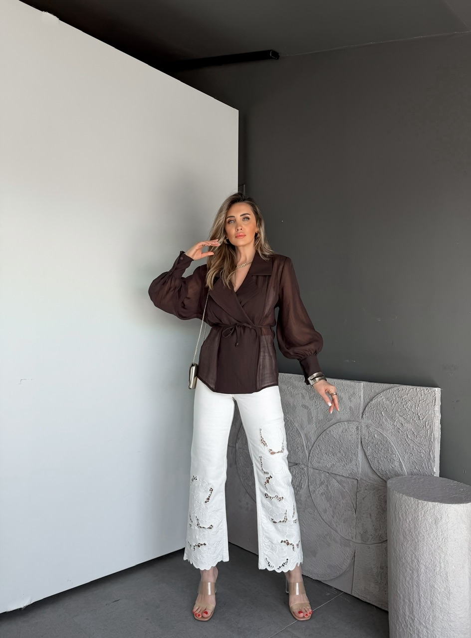 Ekru Çiçek Nakışlı Premium Jean