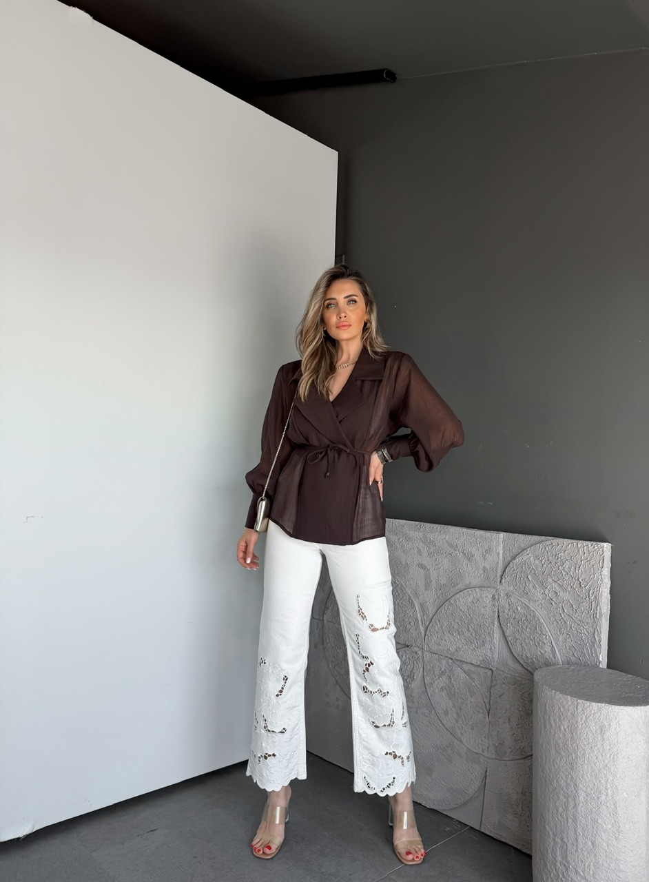 Ekru Çiçek Nakışlı Premium Jean