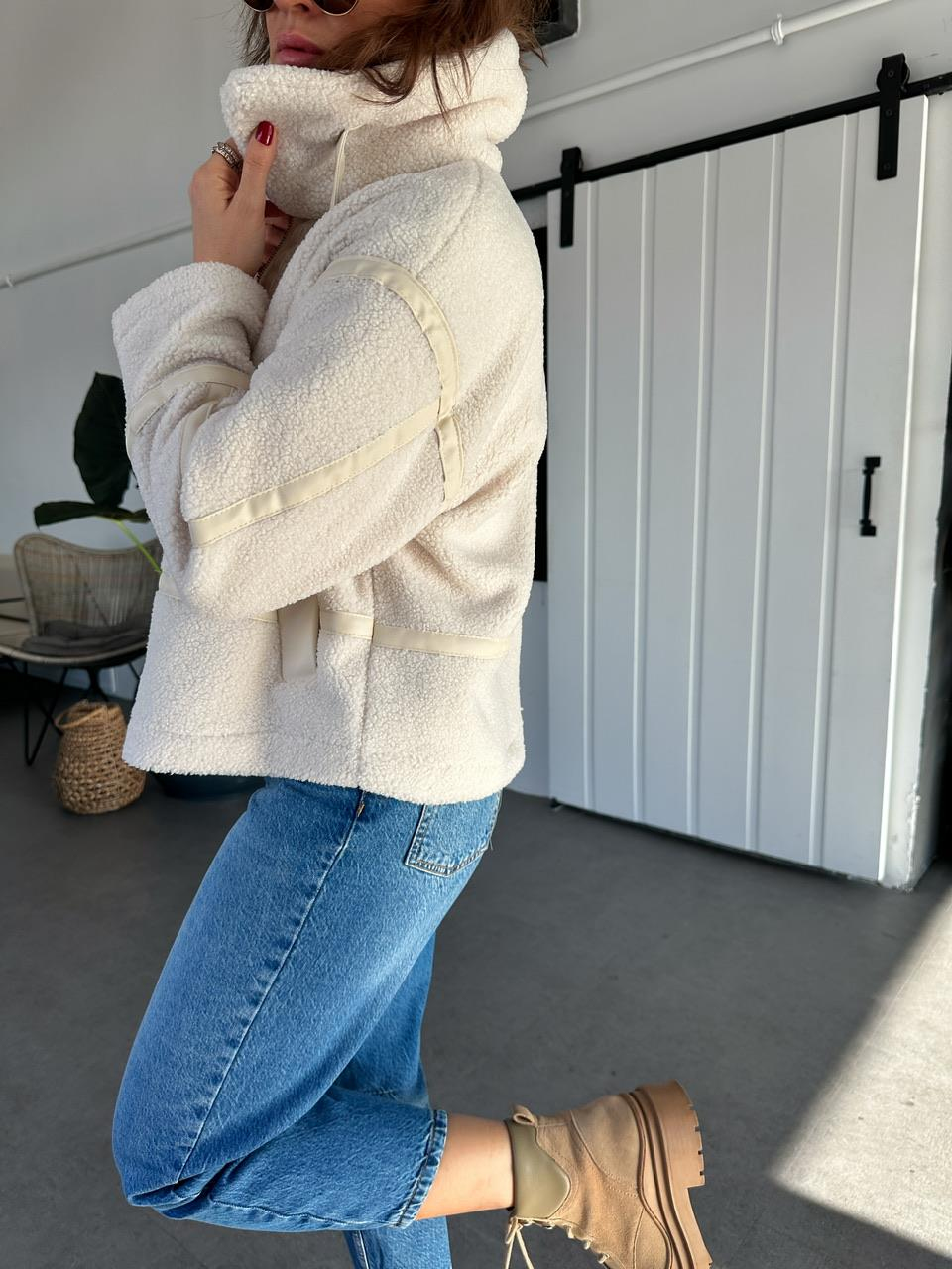 Ekru Deri Biyeli Teddy Mont 
