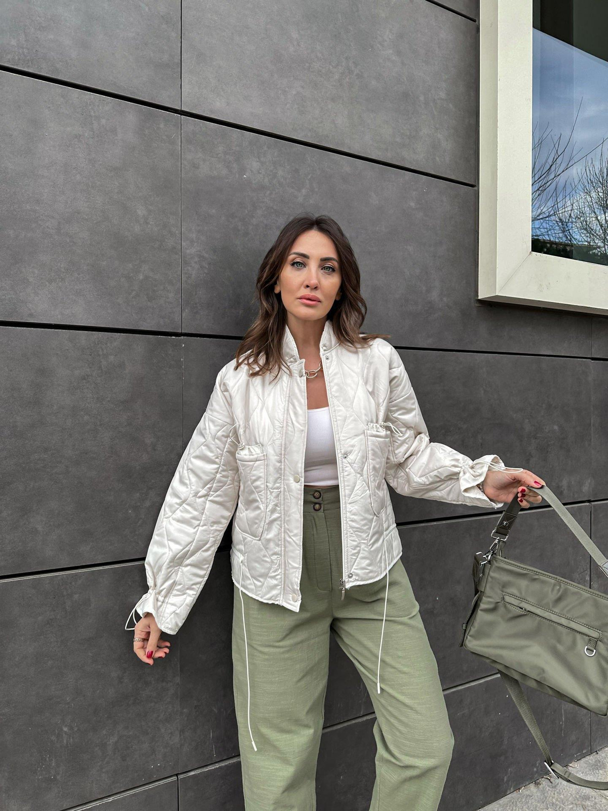 Ekru Kapitone Kolları Büzülebilir Mont