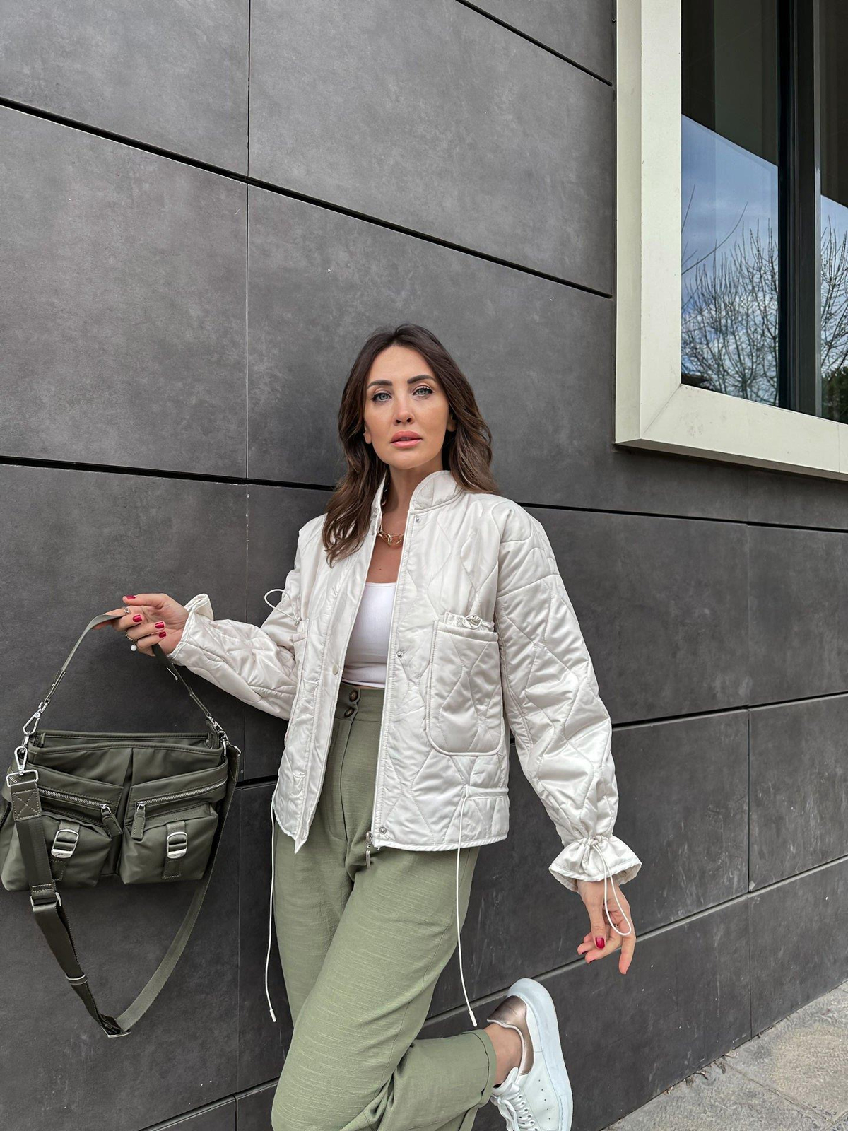 Ekru Kapitone Kolları Büzülebilir Mont