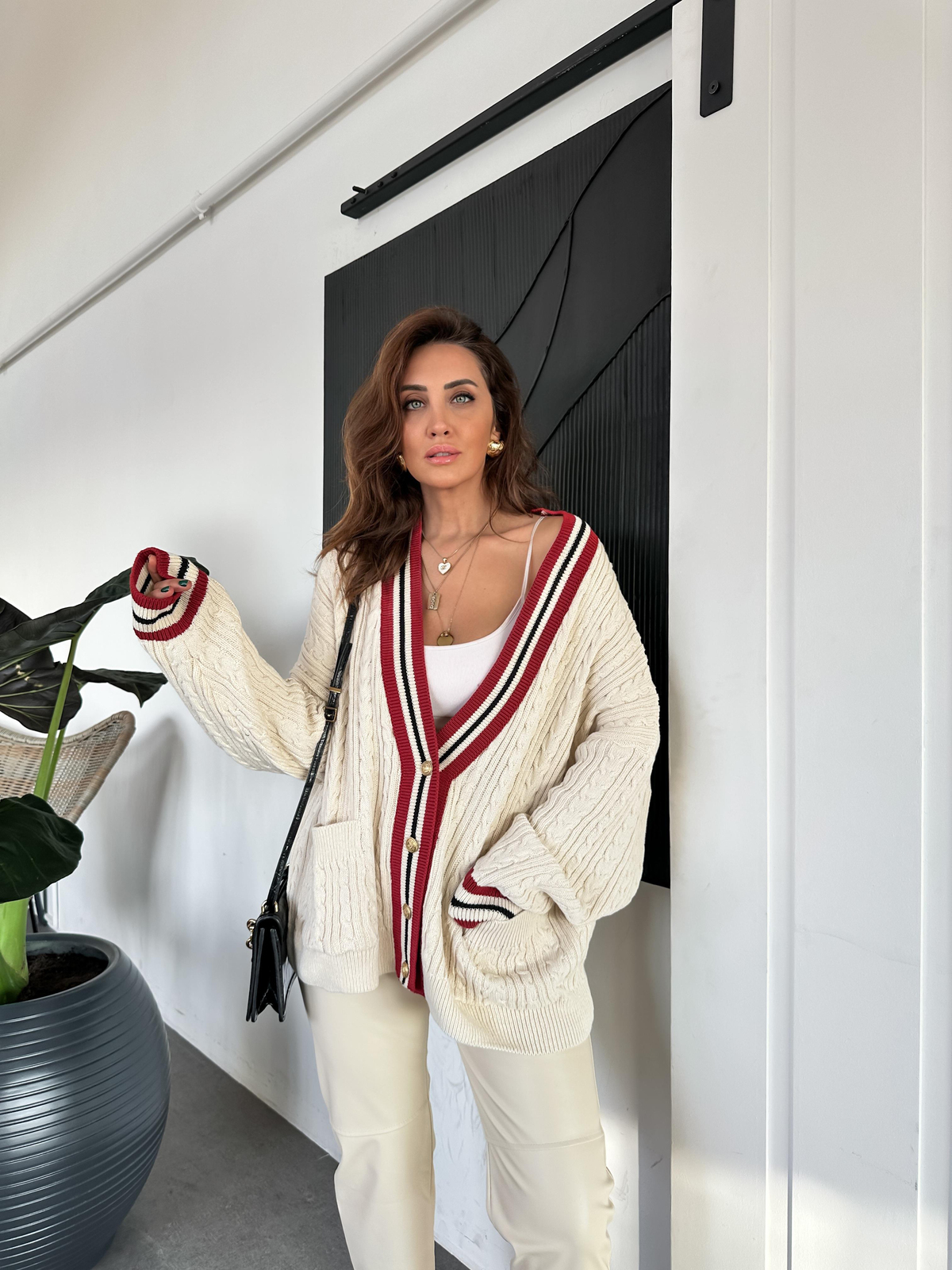 Ekru Saç Örgülü Bordo Şeritli Hırka