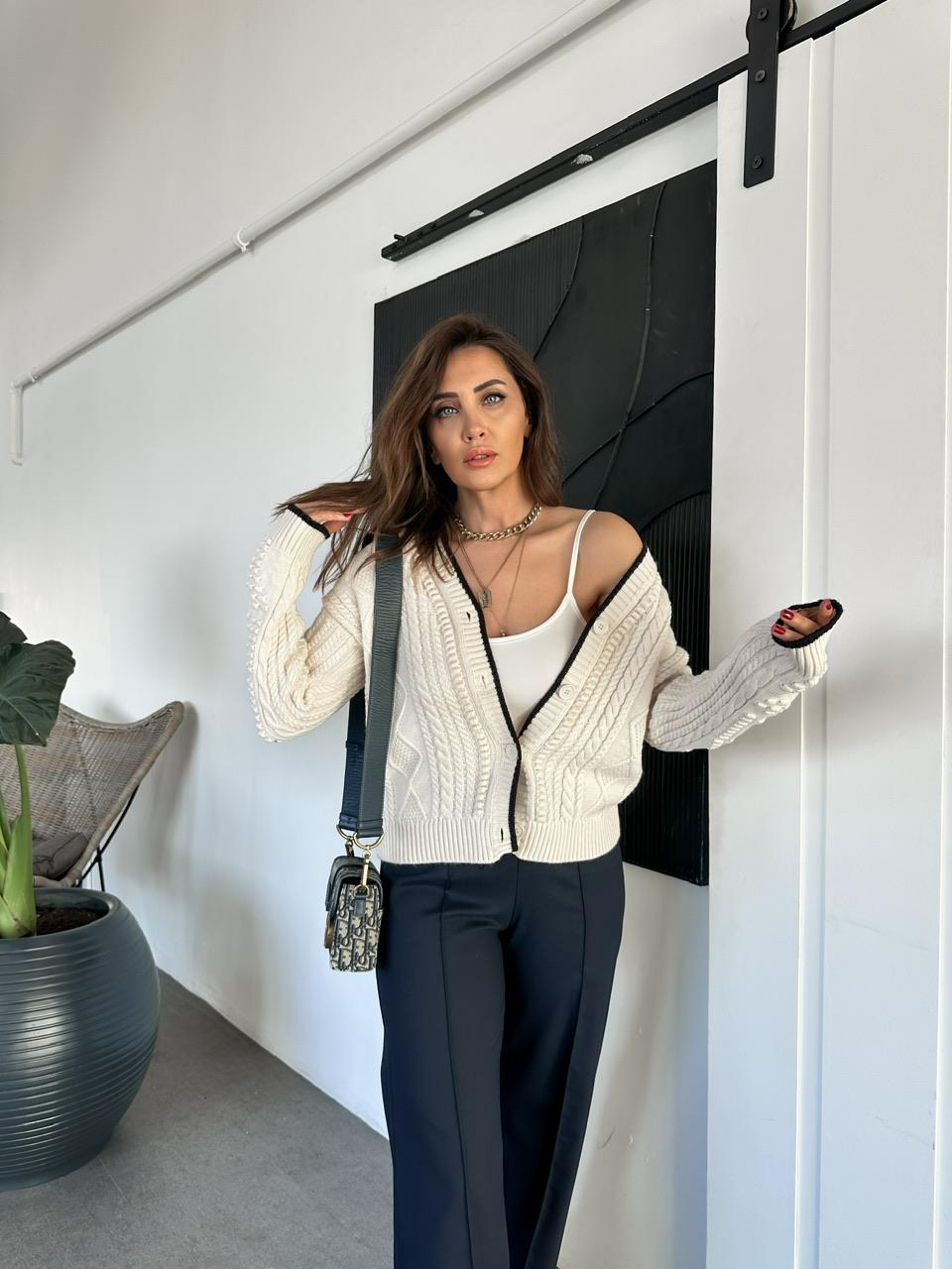 Ekru Saç Örgülü Tommy Hırka