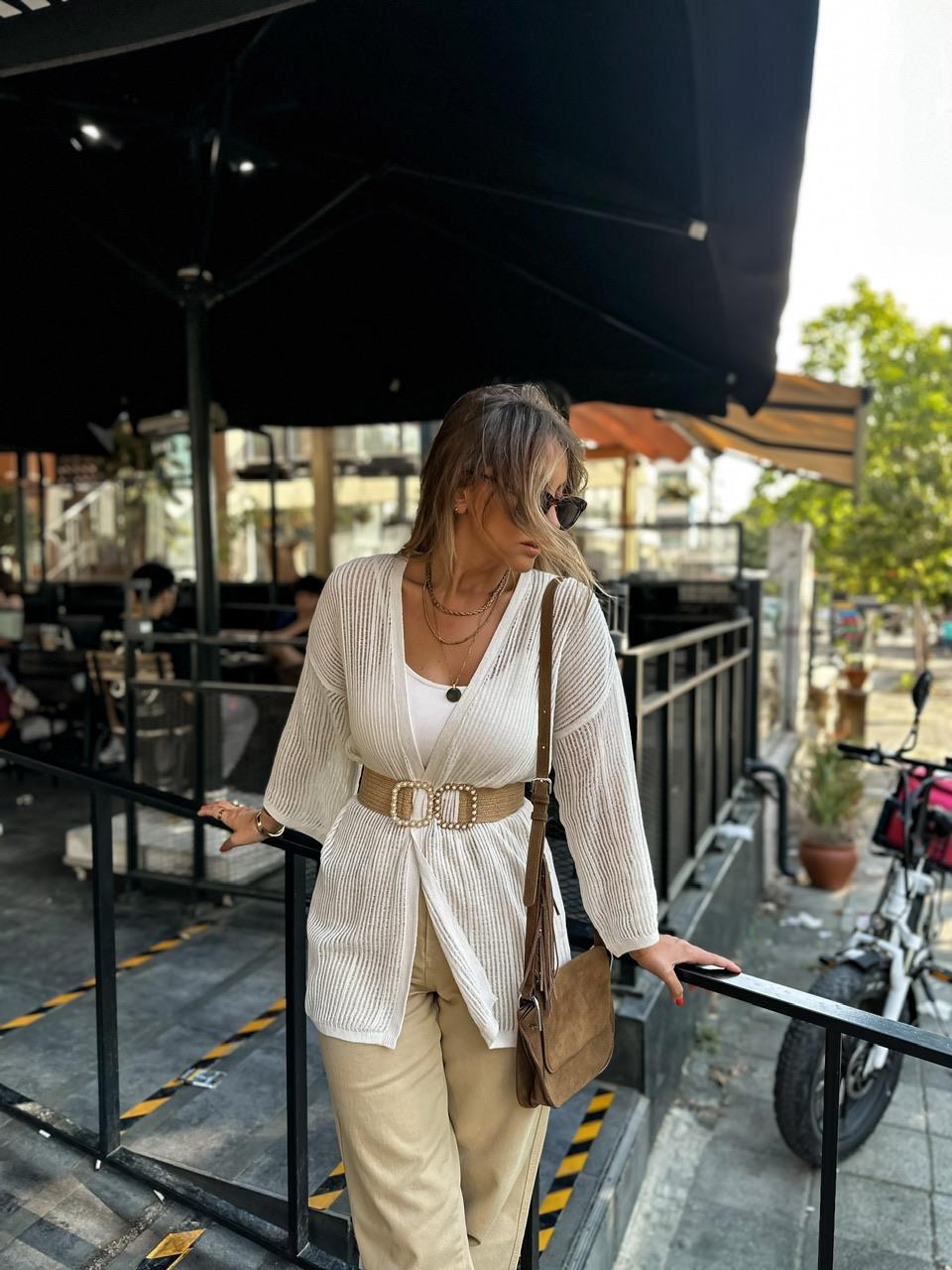 Ekru Şeritli İnce Hırka