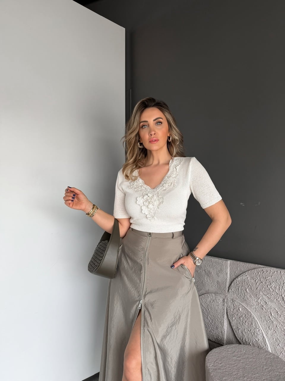 Ekru Yakası Çiçekli Kısa Kollu Triko 