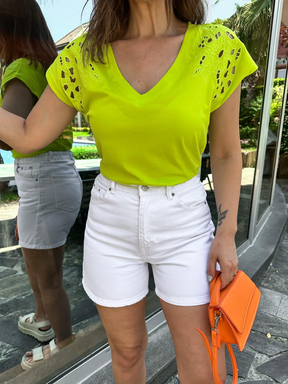 Fıstık Yeşili Omuzları Fistolu Orijinal Tshirt