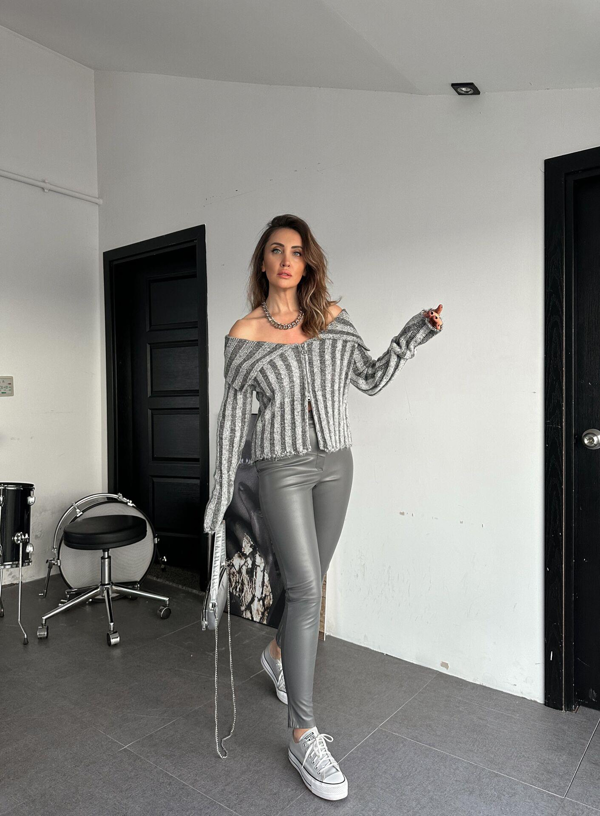 Gri Bel Detaylı Deri Tayt