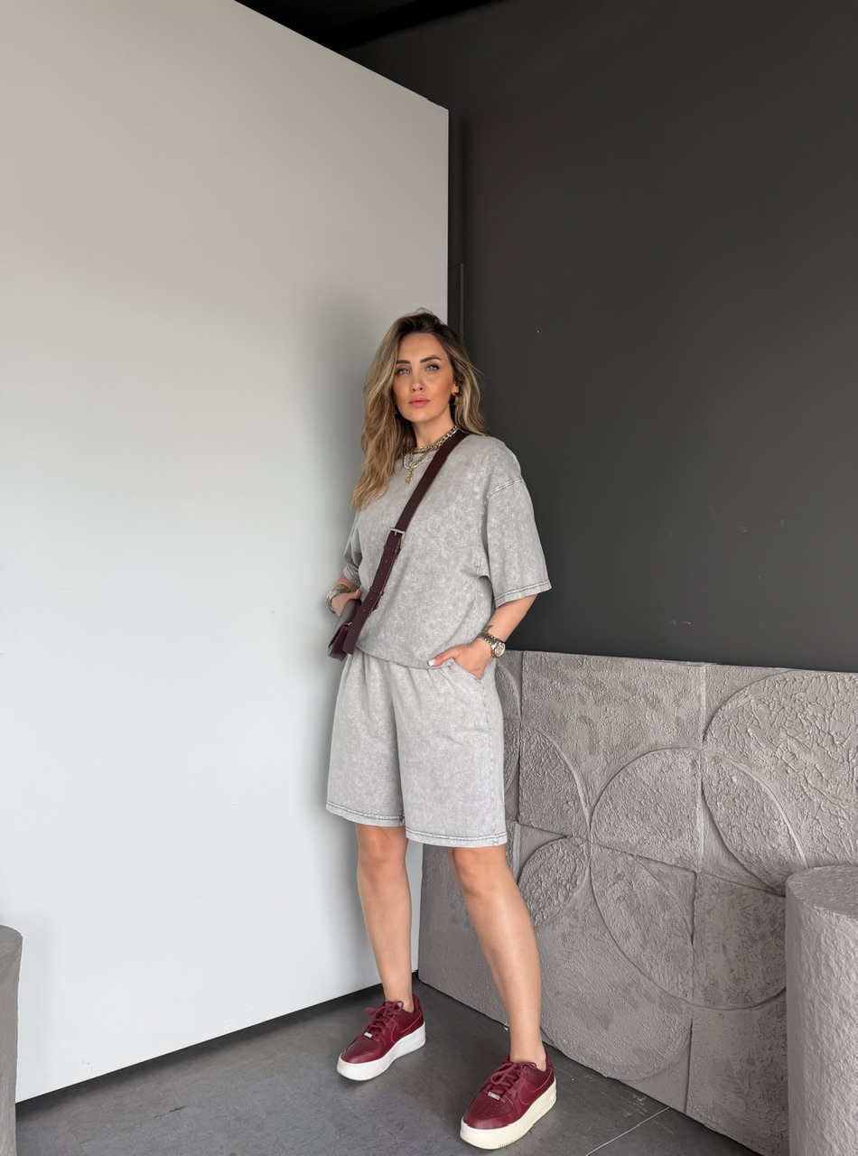 Gri Bermuda Şortlu Yıkamalı Takım