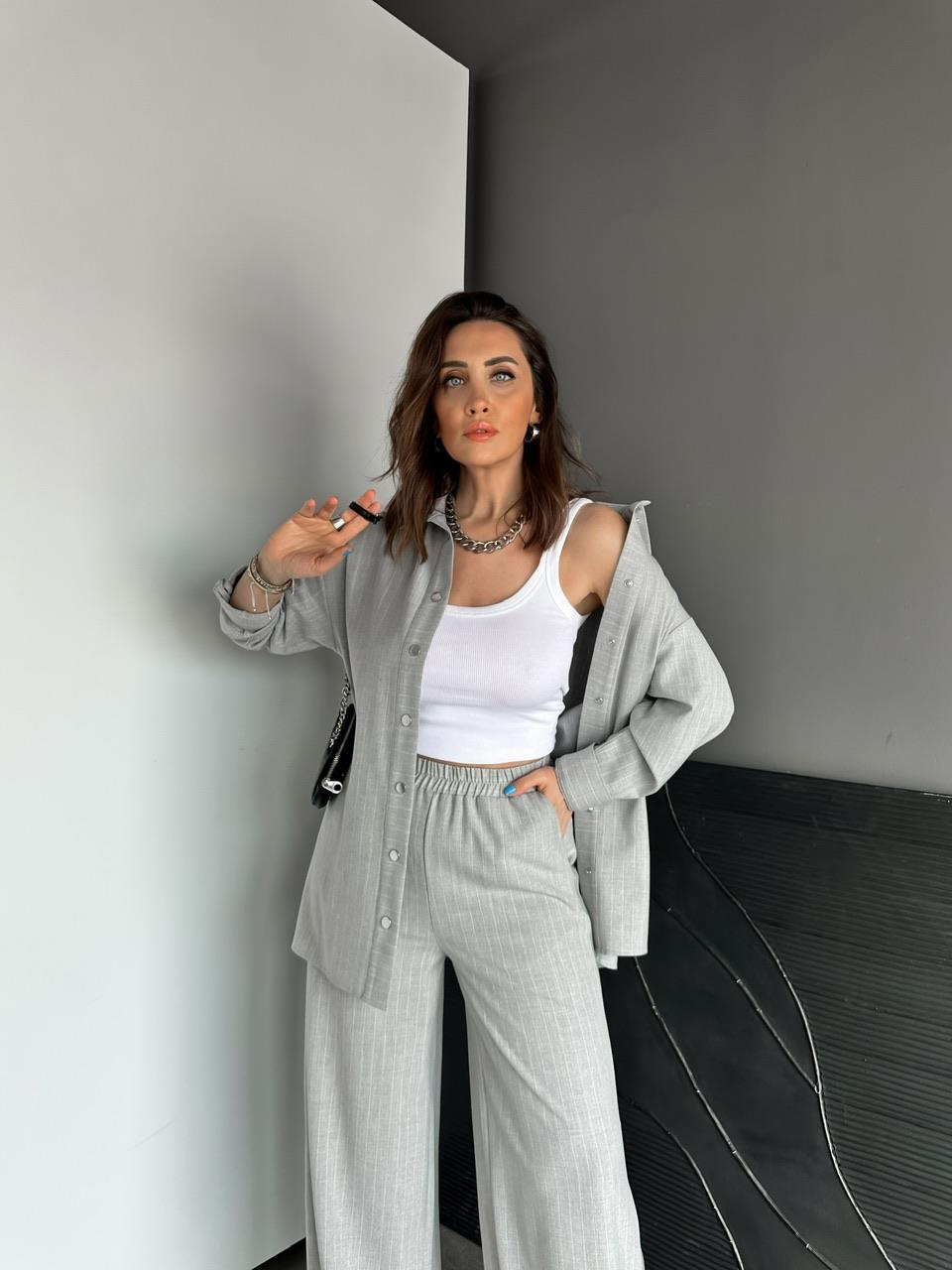 Gri Çizgili Pantolonu Çıtçıtlı Takım