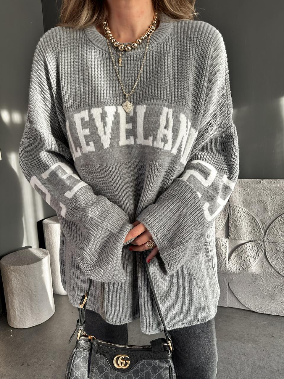 Gri Cleveland Salaş Kazak