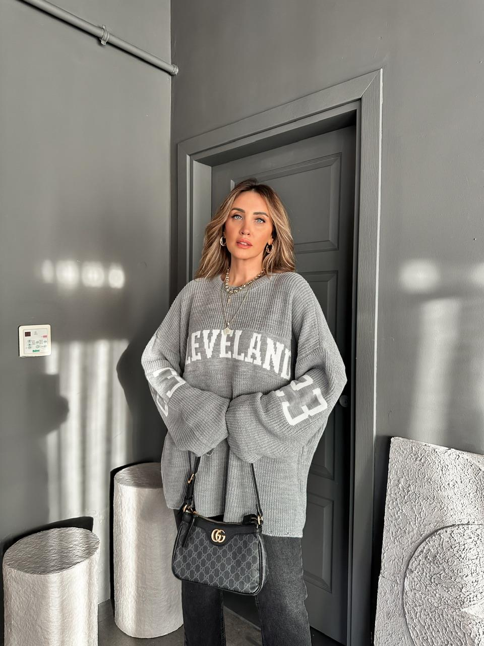Gri Cleveland Salaş Kazak