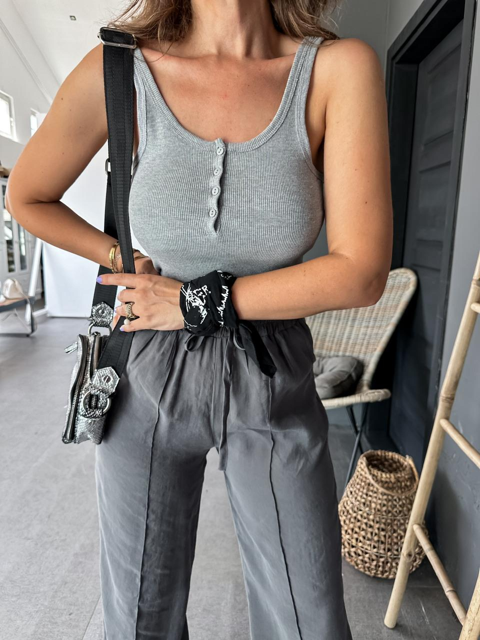 Gri Düğmeli Cotton Atlet