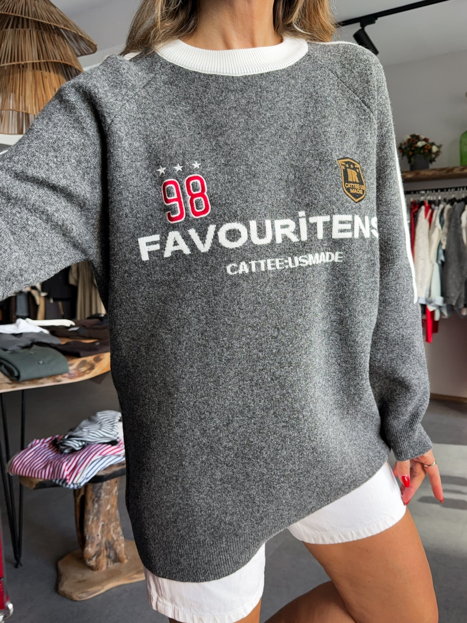 Gri Favouritens Kazak