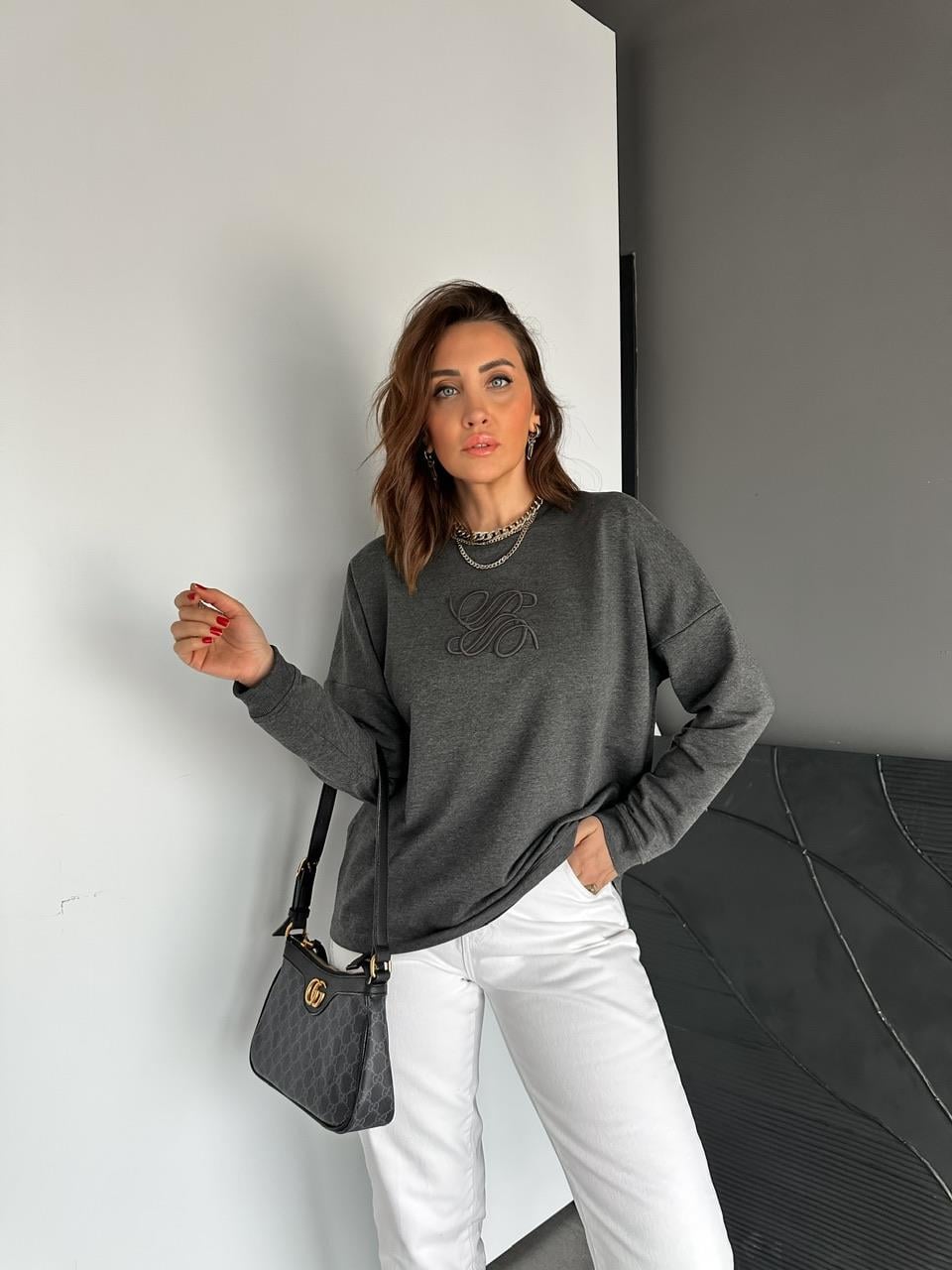 Gri Kabartma Logolu Sweatshirt